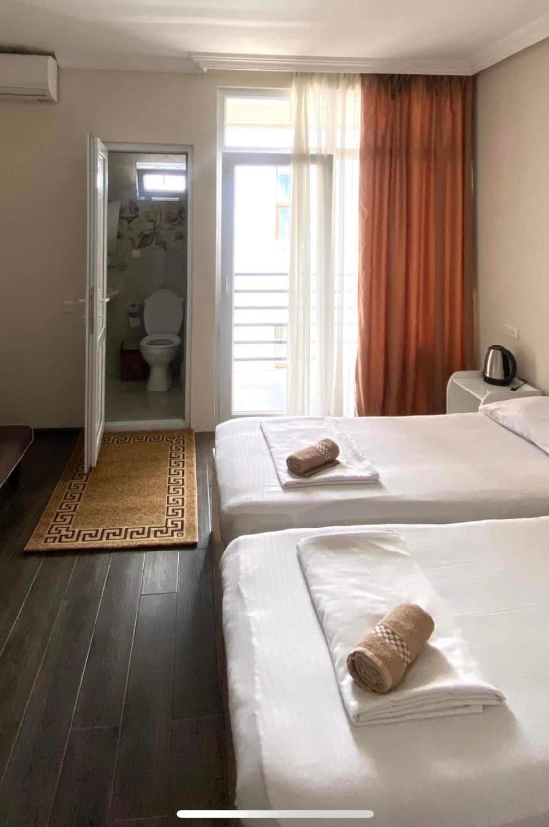 Guest House Kobuleti On Aghmashenebeli Zewnętrze zdjęcie