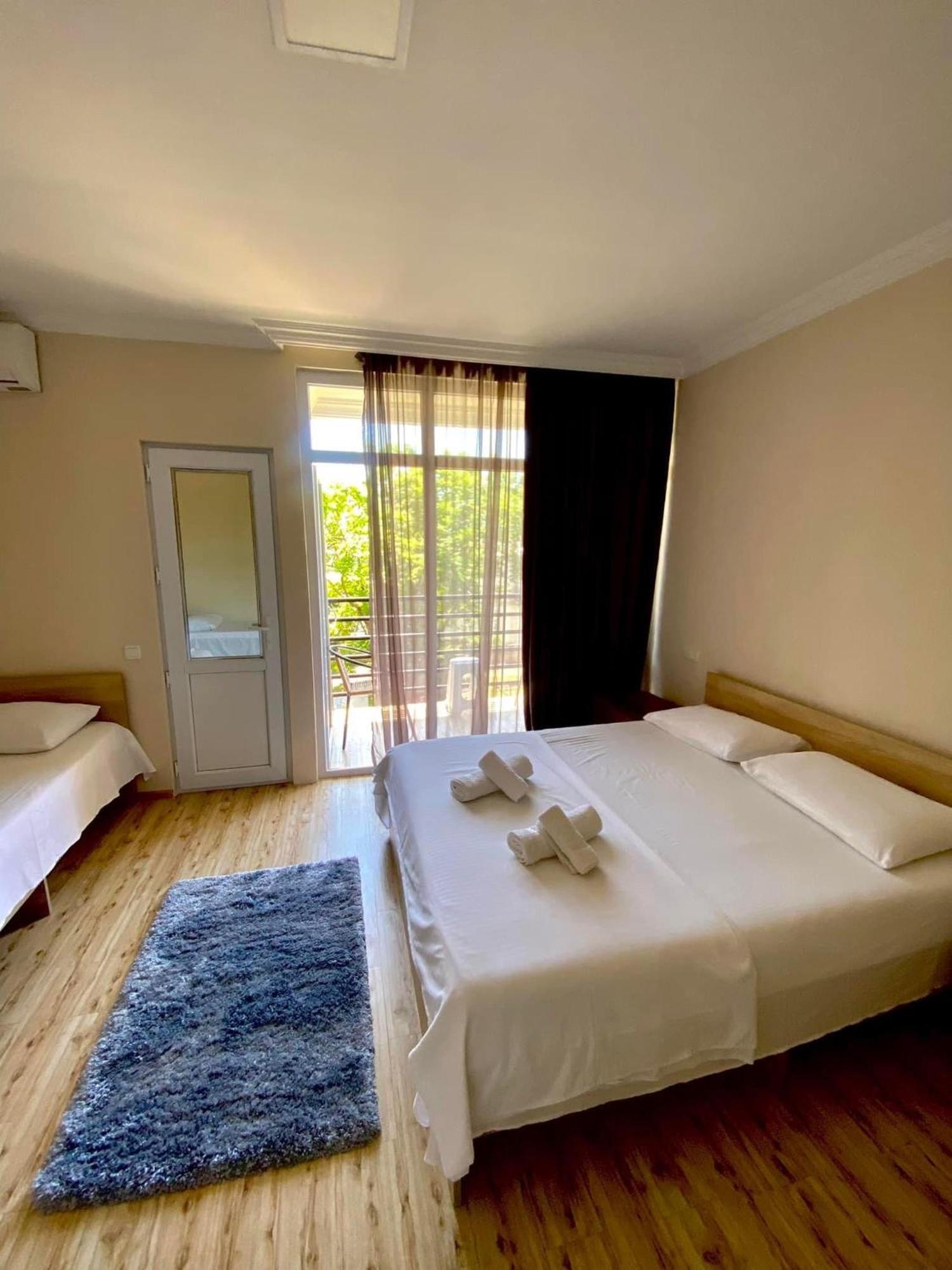 Guest House Kobuleti On Aghmashenebeli Zewnętrze zdjęcie